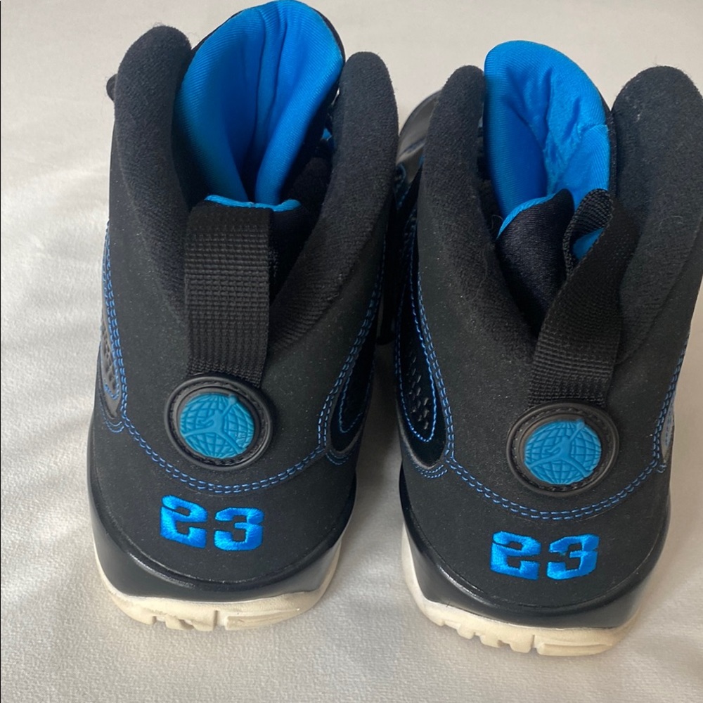 Michael Jordan Retro Black and Blue High-Top Athletic Shoes with Chevron Design